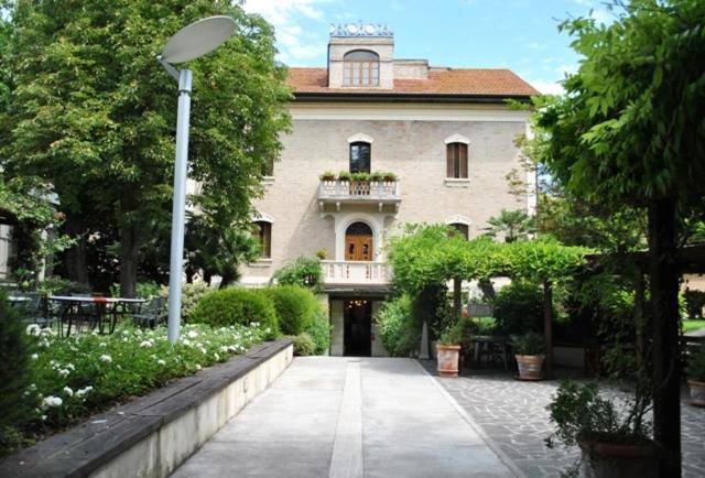 Hotel Deco 4*