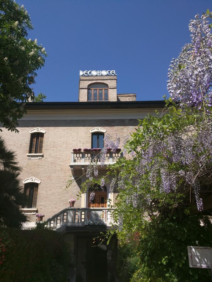 Deco Hotel 4*